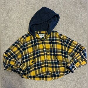 american eagle cropped flannel shirt, size small, never worn